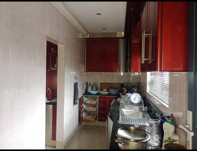 4 BEDROOM FREEHOLD FOR SALE IN HAYFIELDS